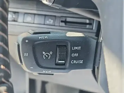 Photo 41 Peugeot 3008  Hybrid 136 e-DCS6