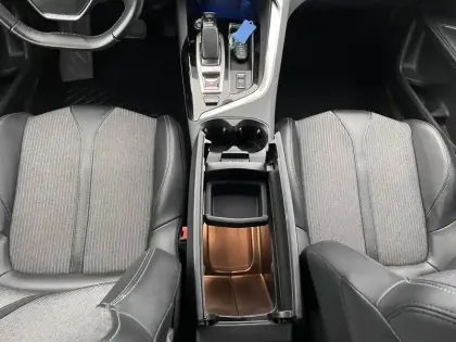 Photo 24 Peugeot 3008  Hybrid4 300 e-EAT8