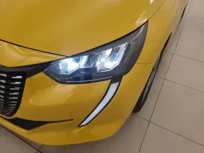 Photo 42 Peugeot 208  PureTech 75 S&S BVM5