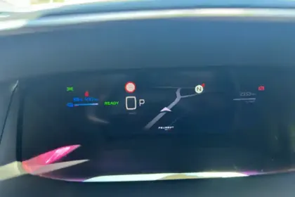 Photo 16 Peugeot 2008  Electrique 54 kWh 156 ch