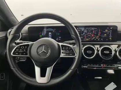 Photo 38 Mercedes Classe A  250 e 8G-DCT
