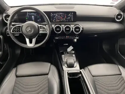 Photo 46 Mercedes Classe A  250 e 8G-DCT