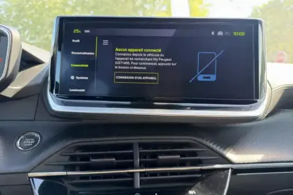 Photo 23 Peugeot 2008  Hybrid 136 e-DCS6
