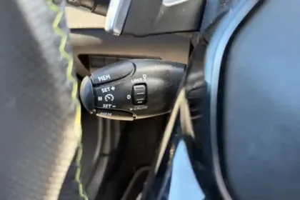 Photo 21 Peugeot 2008  Hybrid 136 e-DCS6