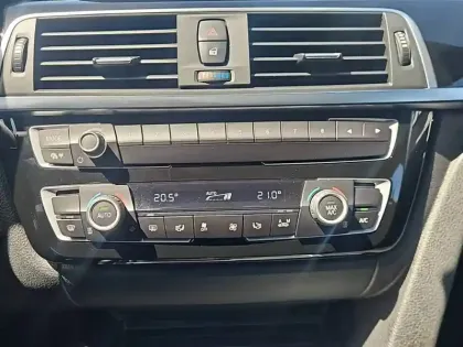 Photo 20 BMW Serie 3 Touring 318d 150 ch BVA8