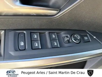Photo 12 Peugeot 3008  Hybrid 145 e-DCS6