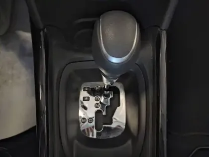 Photo 27 Peugeot 2008  1.2 PureTech 110ch S&S EAT6