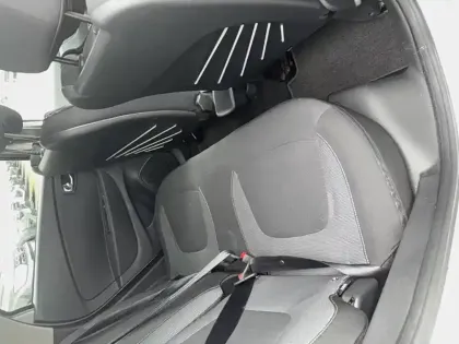 Photo 15 Renault Captur  TCe 90 Energy E6