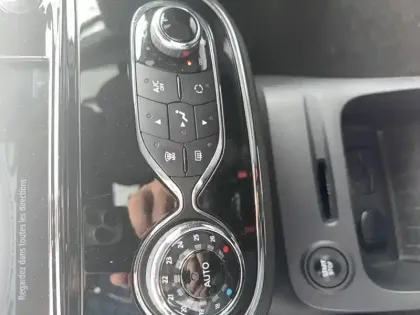 Photo 24 Renault Captur  TCe 90 Energy E6