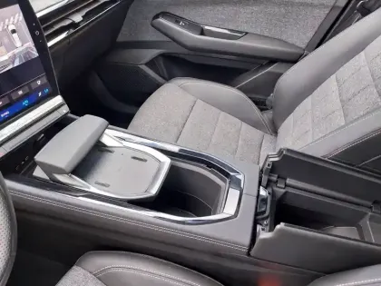 Photo 28 Renault Espace  E-Tech full hybrid 200 GSR2