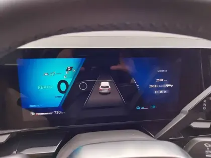 Photo 23 Renault Espace  E-Tech full hybrid 200 GSR2