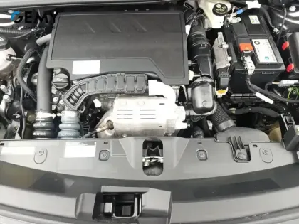 Photo 33 Peugeot 2008  PureTech 130 S&S BVM6