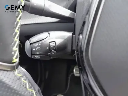 Photo 17 Peugeot 2008  PureTech 130 S&S BVM6