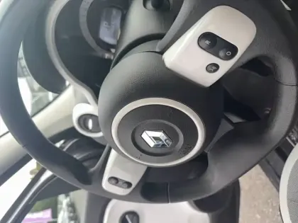 Photo 14 Renault Twingo  III E-Tech