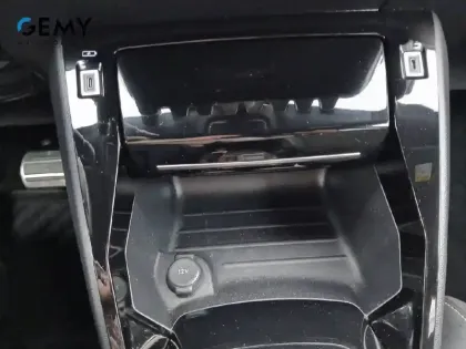 Photo 19 Peugeot 2008  Electrique 54 kWh 156 ch
