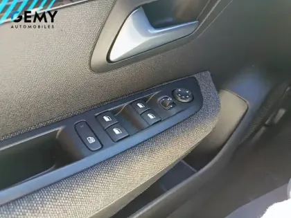 Photo 12 Peugeot 208  PureTech 100 S&S BVM6