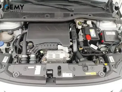 Photo 11 Peugeot 208  PureTech 100 S&S BVM6