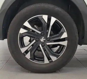 Photo 12 Peugeot 2008  PureTech 130 S&S EAT8