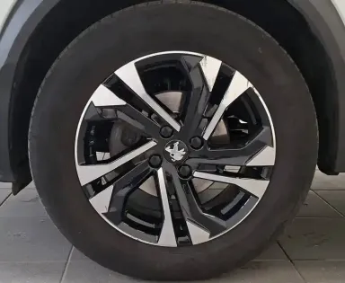 Photo 14 Peugeot 2008  PureTech 130 S&S EAT8
