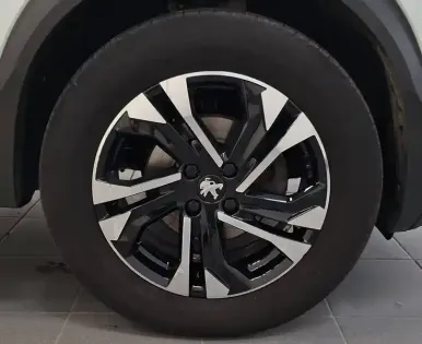 Photo 9 Peugeot 2008  PureTech 130 S&S EAT8
