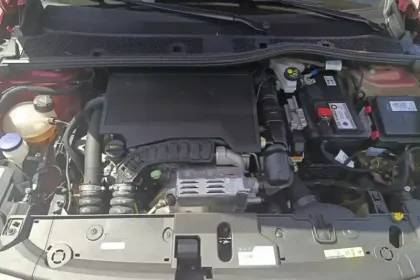 Photo 15 Peugeot 208  PureTech 100 S&S BVM6