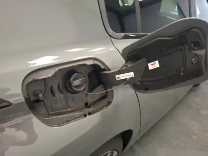 Photo 32 Peugeot 308  Hybrid 145 e-DCS6