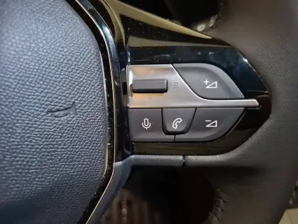 Photo 9 Peugeot 308  Hybrid 145 e-DCS6