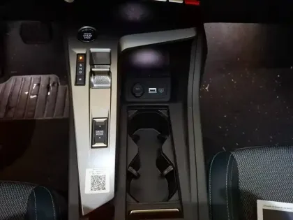 Photo 8 Peugeot 308  Hybrid 145 e-DCS6