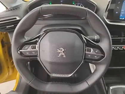 Photo 8 Peugeot 208  PureTech 75 S&S BVM5