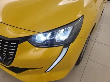 Photo 15 Peugeot 208  PureTech 75 S&S BVM5