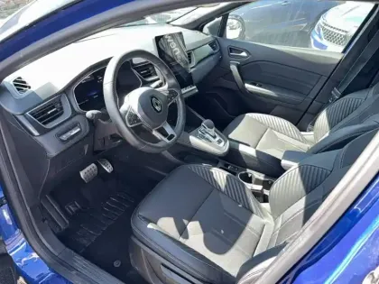 Photo 41 Renault Captur  E-Tech full hybrid 145 ch