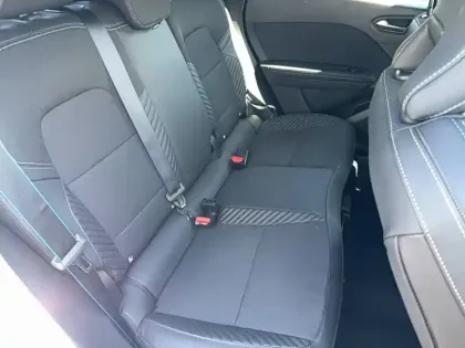 Photo 34 Renault Captur  E-Tech full hybrid 145 ch