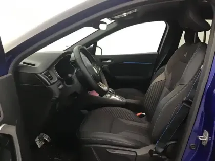 Photo 12 Renault Captur  E-Tech full hybrid 145 ch