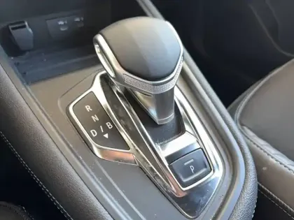 Photo 19 Renault Captur  E-Tech full hybrid 145 ch