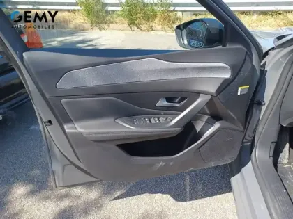 Photo 11 Peugeot 308  BlueHDi 130ch S&S EAT8
