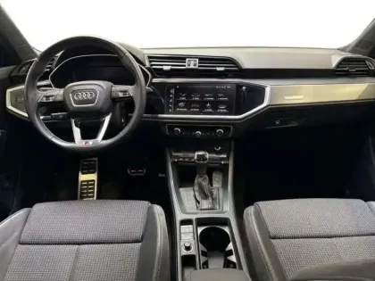 Photo 7 Audi Q3 35 TFSI 150 ch S tronic 7 S line