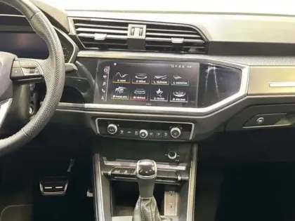 Photo 9 Audi Q3 35 TFSI 150 ch S tronic 7 S line