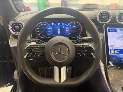 Photo 36 Mercedes GLC  220 d 4MATIC AMG Line