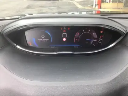 Photo 13 Peugeot 5008 BlueHDi 130ch S&S EAT8 Allure Pack