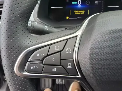 Photo 21 Renault Captur Nouveau E-Tech full hybrid 160 ch Techno
