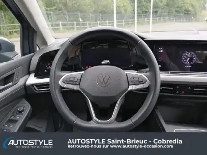 Photo 14 Volkswagen Golf  1.0 eTSI OPF 110ch Life Plus DSG7