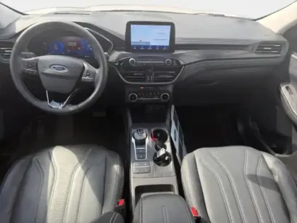 Photo 12 Ford Kuga  2.5 Duratec 190ch FHEV Vignale BVA i-AWD