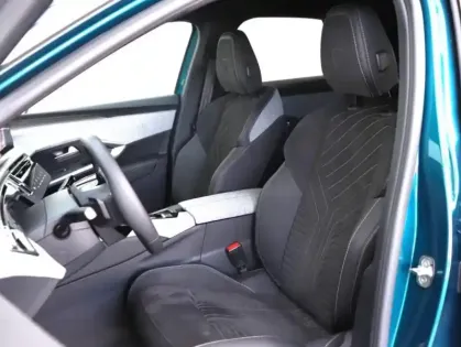 Photo 8 Peugeot 3008  Electrique 210ch Batterie 73 kWh GT