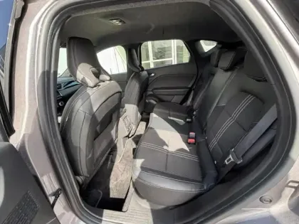 Photo 8 Renault Captur  1.6 E-Tech hybride 145ch Engineered