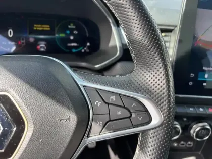 Photo 11 Renault Captur  1.6 E-Tech hybride 145ch Engineered