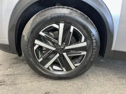 Photo 10 Peugeot 2008  1.2 Hybrid 145ch Style e-DCS6