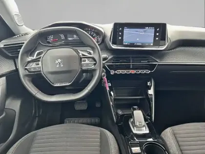 Photo 7 Peugeot 2008  PureTech 130 S&S EAT8