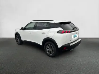 Photo 6 Peugeot 2008  PureTech 130 S&S EAT8
