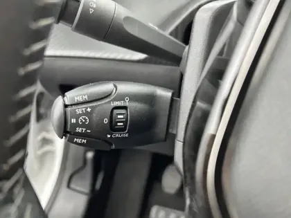 Photo 19 Peugeot 208  BLUEHDI 100 S&S BVM6