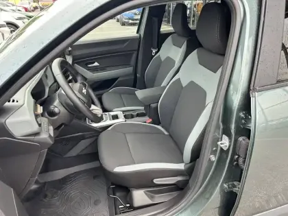 Photo 7 Dacia Duster  Hybrid 155